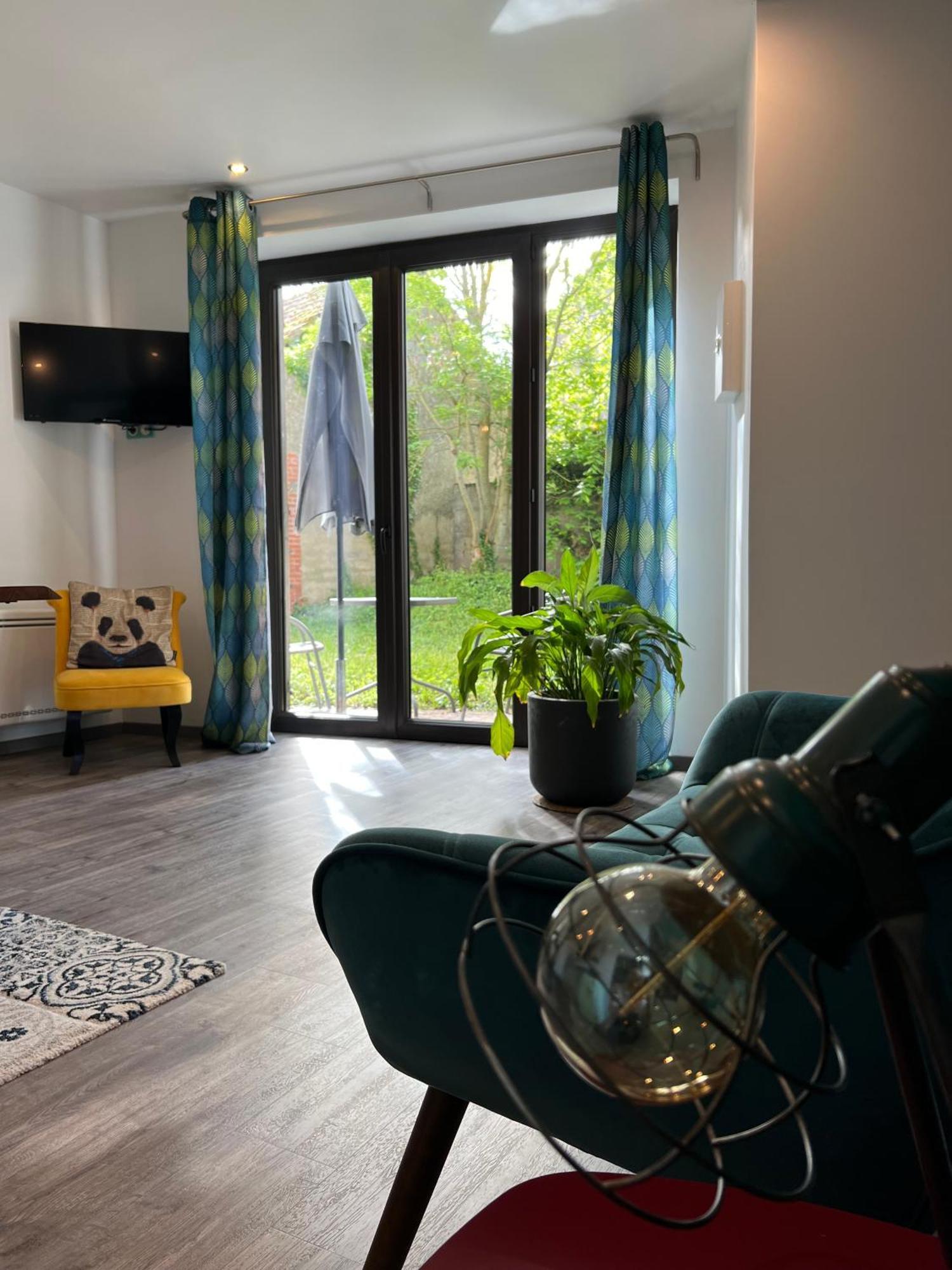 Les Haltes De La Rive Gauche Apartment Sury-pres-Lere Bagian luar foto